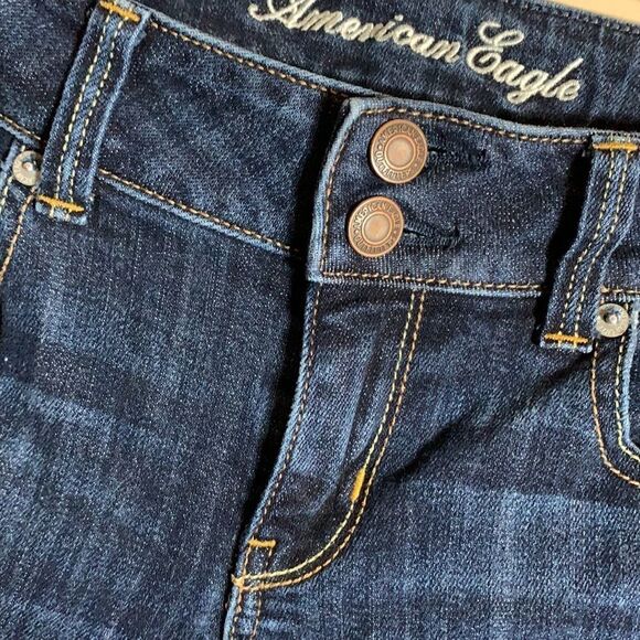 American Eagle Blue Denim Jean Capris - Picture 3 of 7